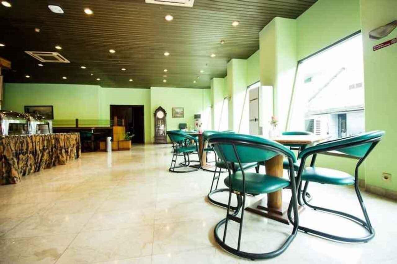 Super Oyo Townhouse 2 Hotel Gunung Sahari Jakarta Buitenkant foto