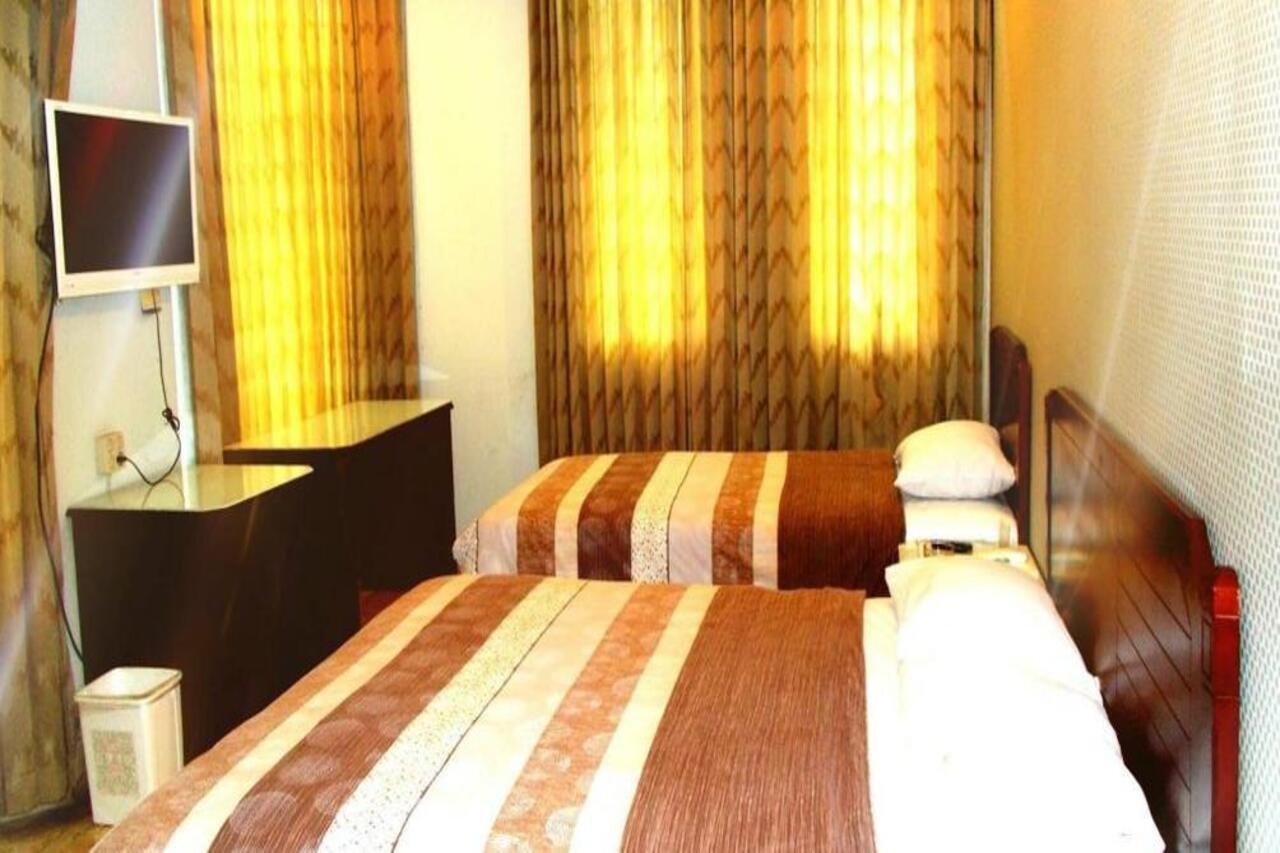 Super Oyo Townhouse 2 Hotel Gunung Sahari Jakarta Buitenkant foto