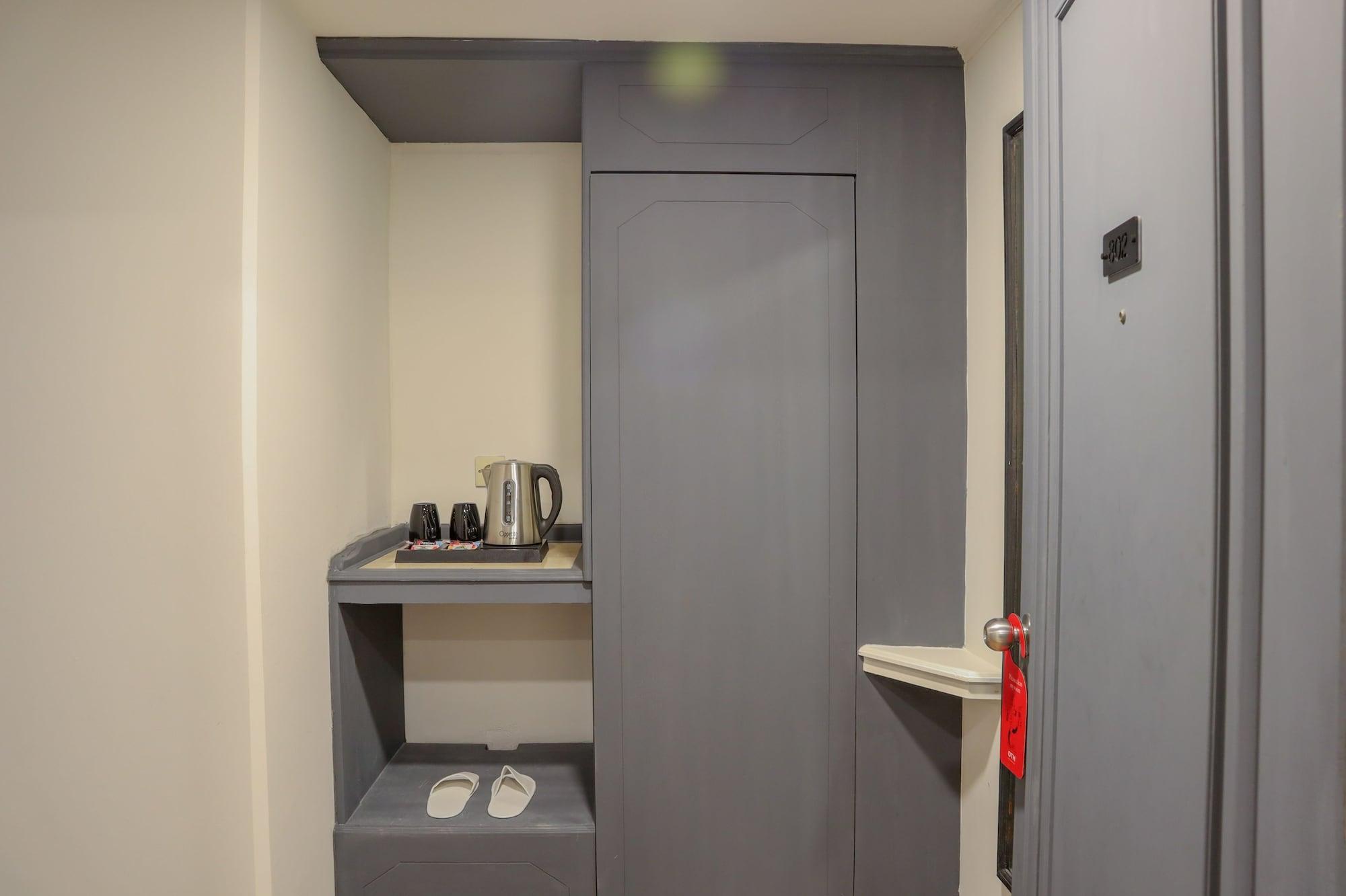 Super Oyo Townhouse 2 Hotel Gunung Sahari Jakarta Buitenkant foto