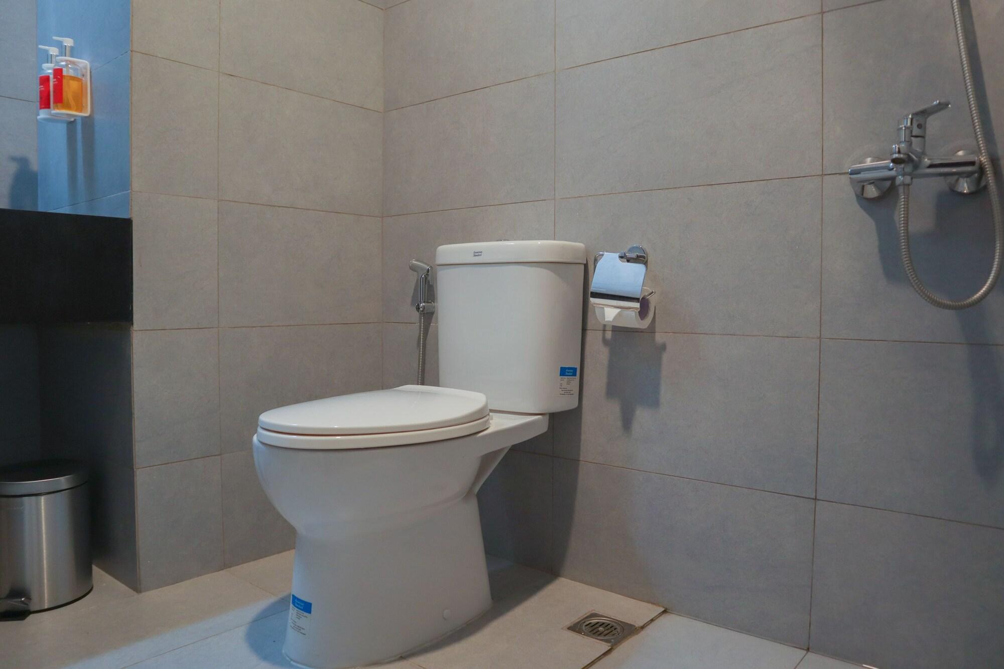 Super Oyo Townhouse 2 Hotel Gunung Sahari Jakarta Buitenkant foto