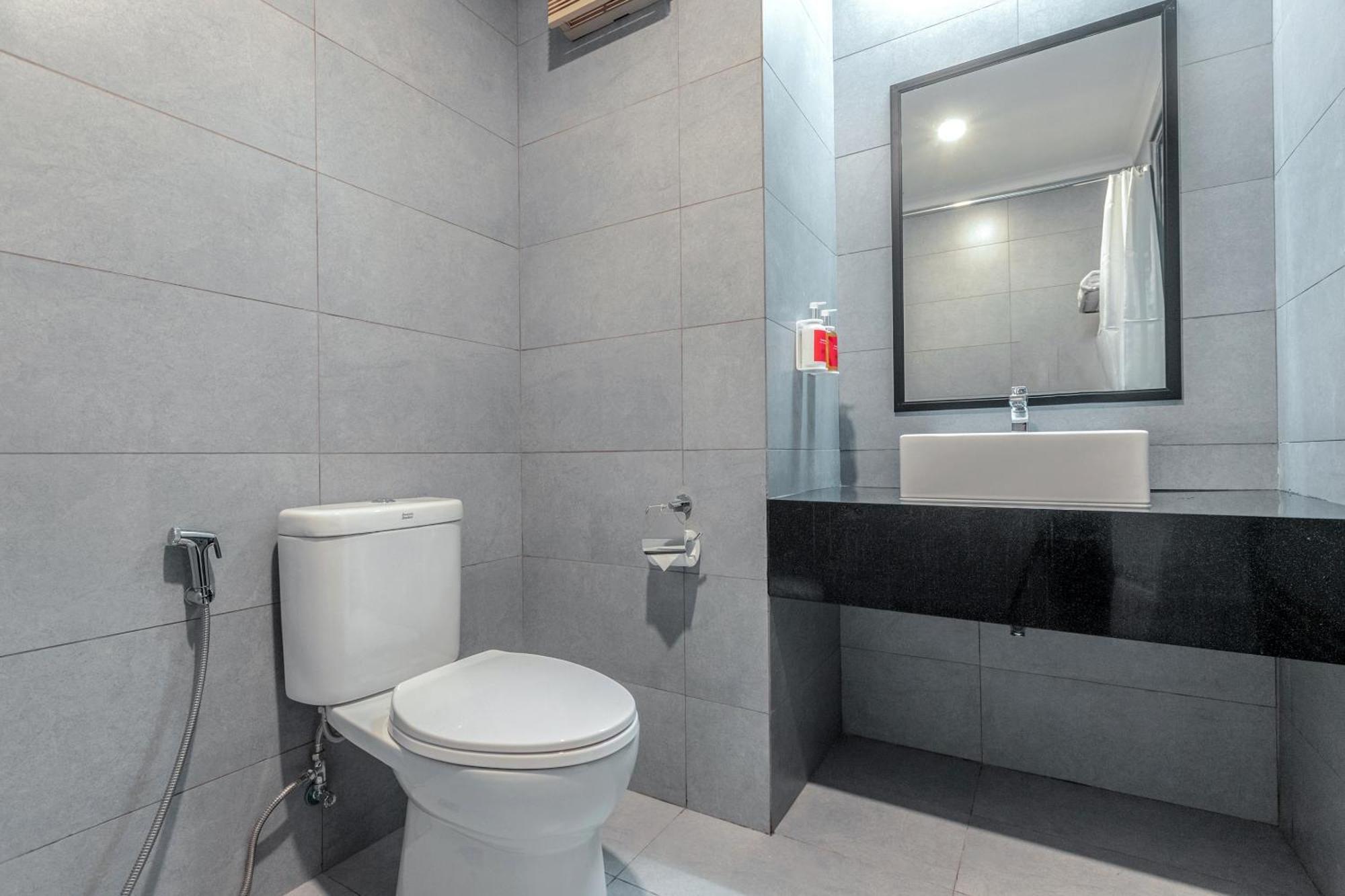 Super Oyo Townhouse 2 Hotel Gunung Sahari Jakarta Buitenkant foto