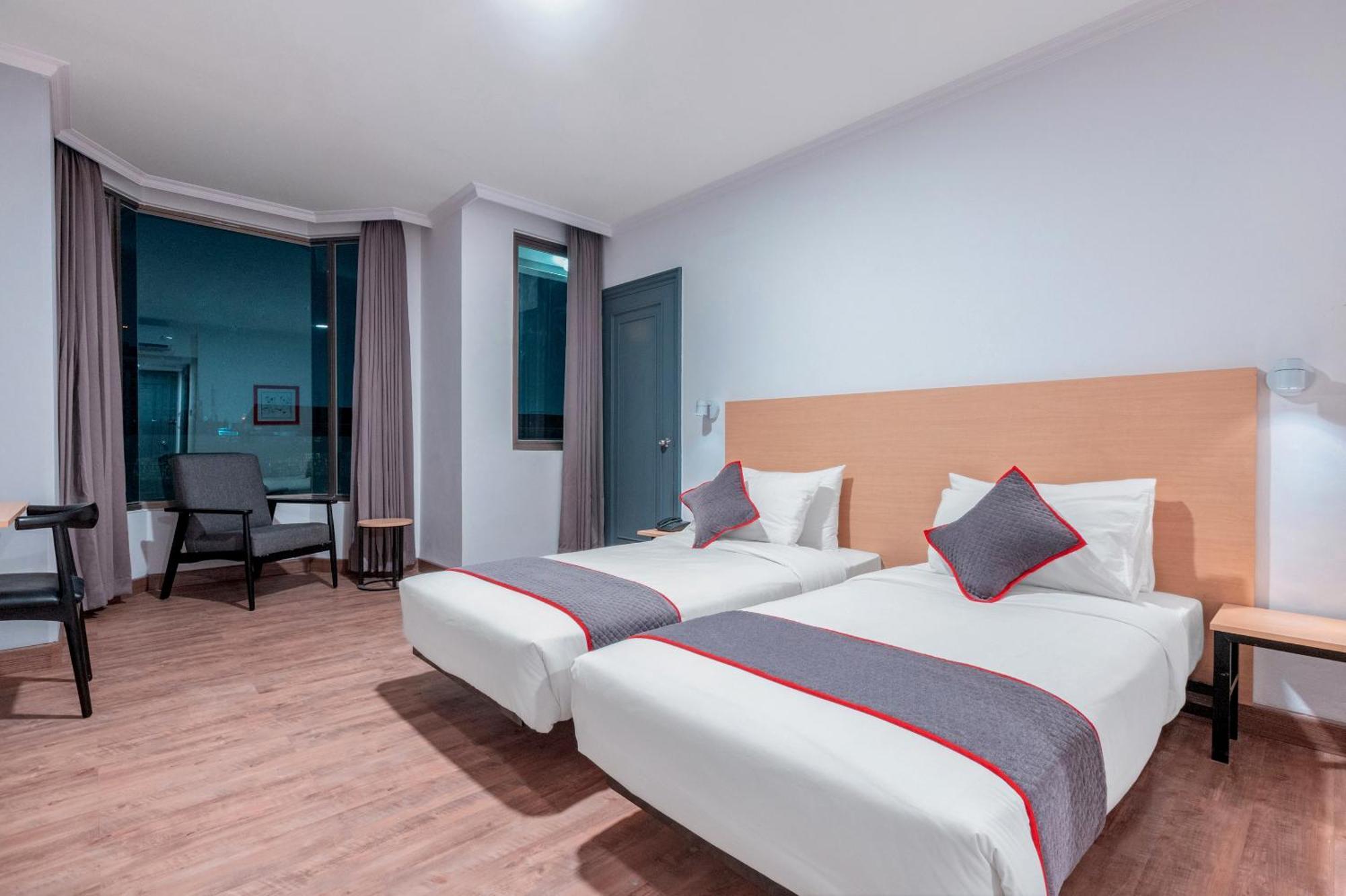Super Oyo Townhouse 2 Hotel Gunung Sahari Jakarta Buitenkant foto