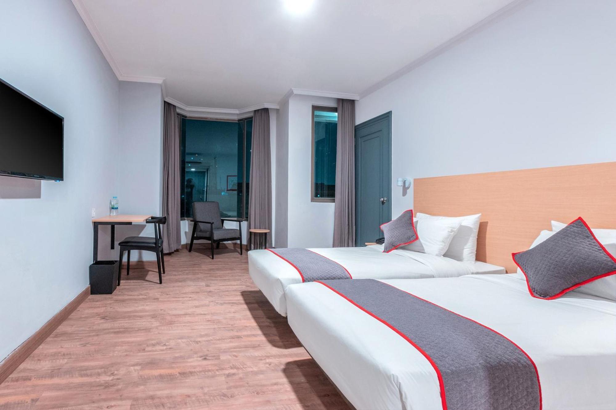 Super Oyo Townhouse 2 Hotel Gunung Sahari Jakarta Buitenkant foto